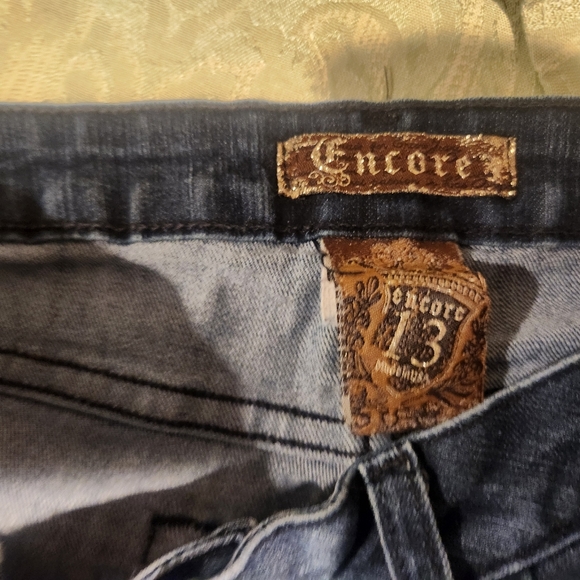 Encore Womens Jean Shorts Size 13 - Picture 3 of 3